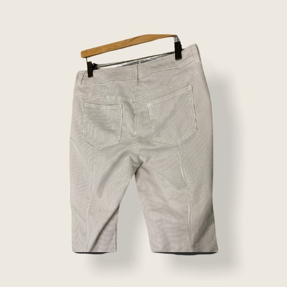 Chico’s Brooke Utility Slim Railroad Pants - Picture 5 of 15